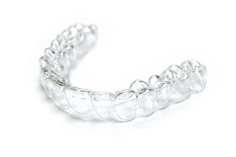 advanced-orthodontics-invisalign-retainer